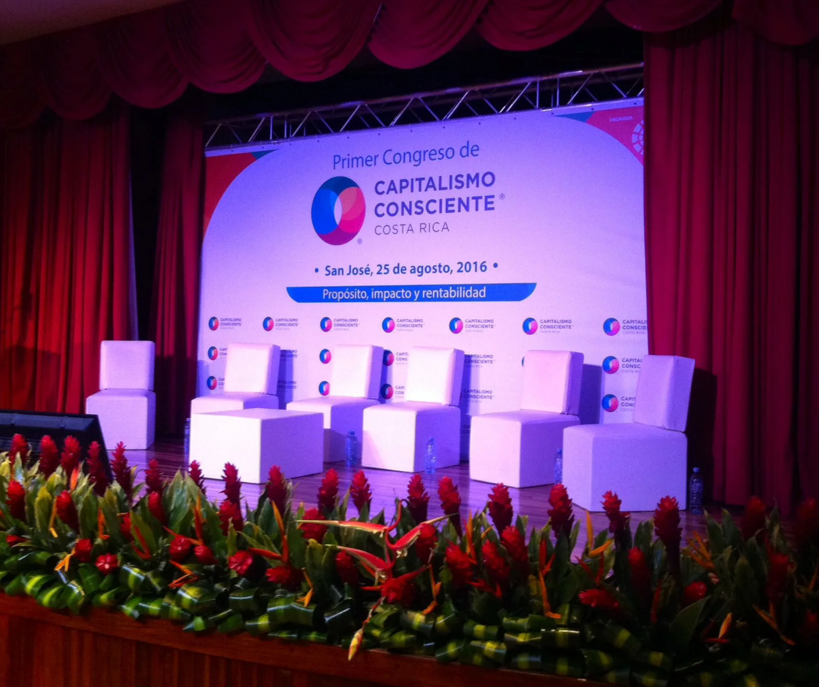 Escenografía para congreso corporativo